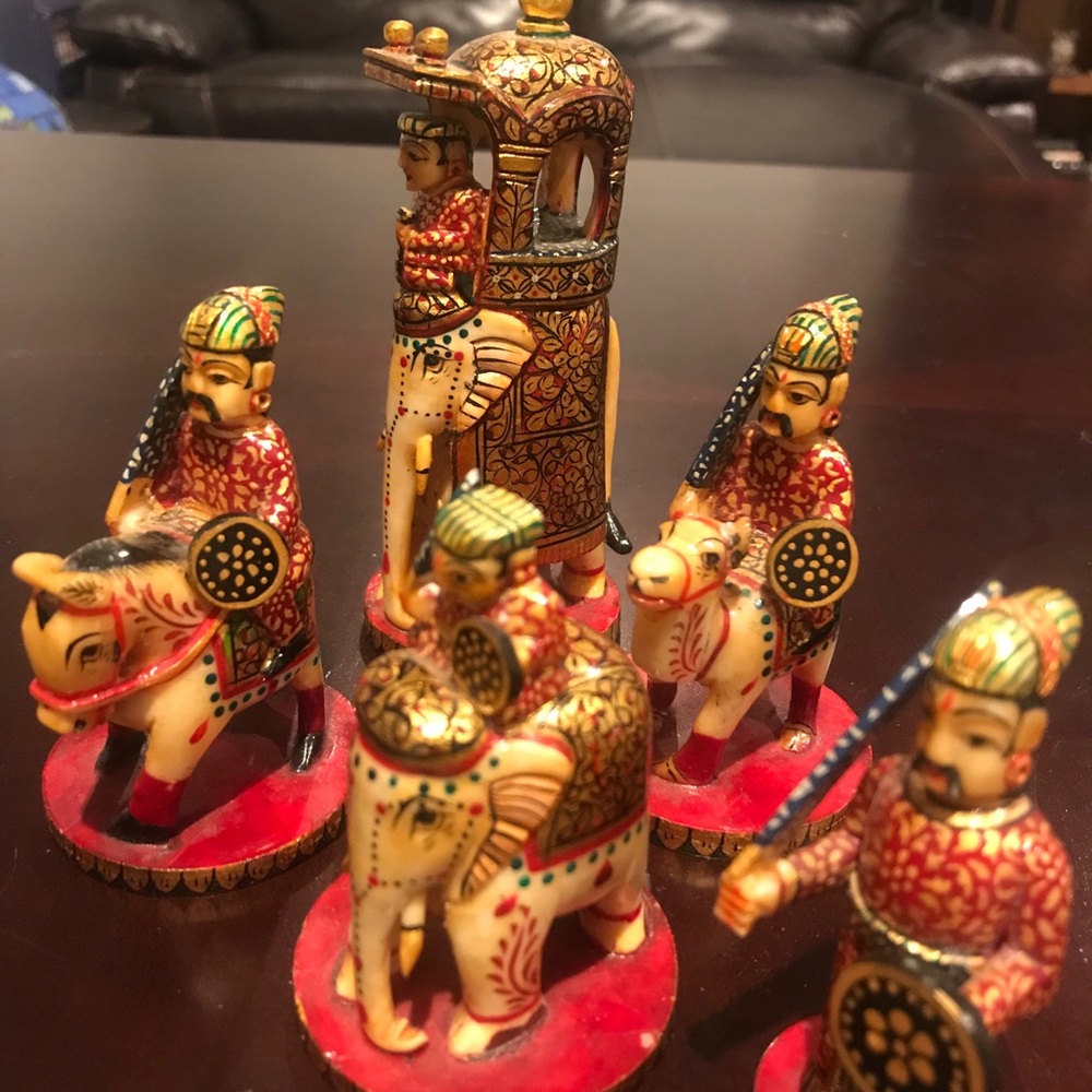 VINTAGE-INDIAN MAHARAJA CHESS PIECES pc. CHESS SET